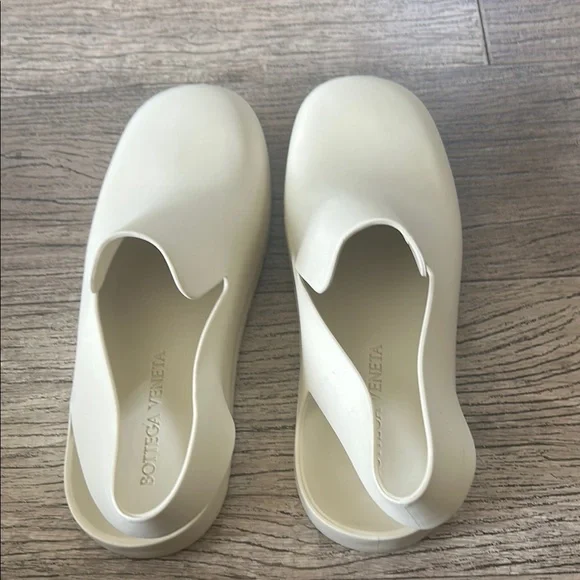 Bottega Veneta Clogs - Picture 11 of 17